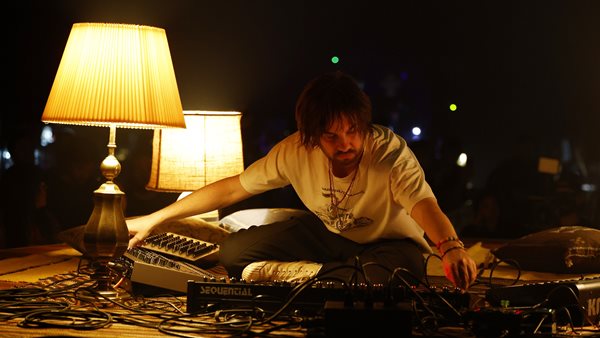 "Dracula": Disco ψυχεδέλεια από Tame Impala.