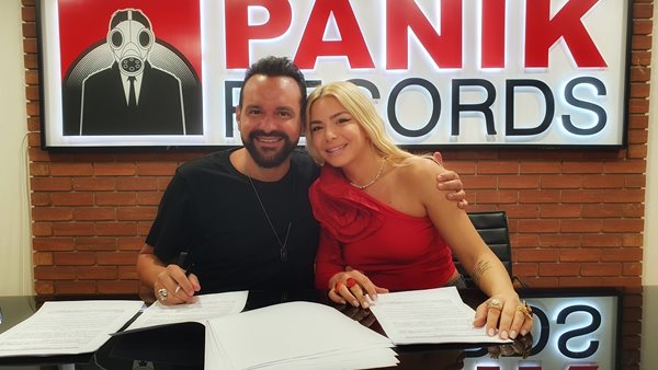 Josephine μαζί με Panic Records