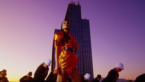 Ήβη Αδάμου και Konnie Metaxa σε μία εκρηκτική συνεργασία