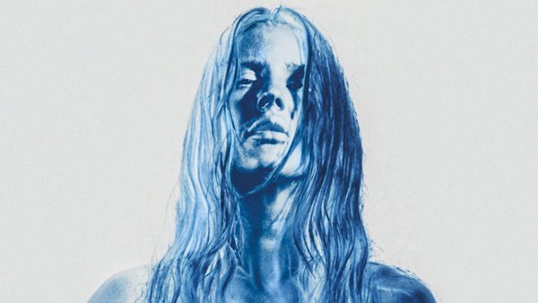 Ellie Goulding - Φτιάχνει smoothies στο σπίτι της στο Λονδίνο με αφορμή το νέο της album