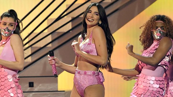 Dua Lipa - Οι streaming υπηρεσίες κονταροχτυπιούνται για το υλικό της Future Nostalgia tour