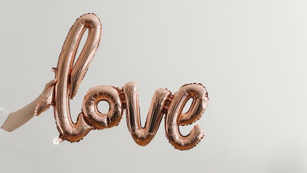 Τα ζώδια με τις περισσότερες πιθανότητες να κάνουν σχέση τον Απρίλιο