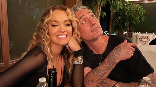 Rita Ora - Αρραβωνιάστηκε τον Taika Waititi