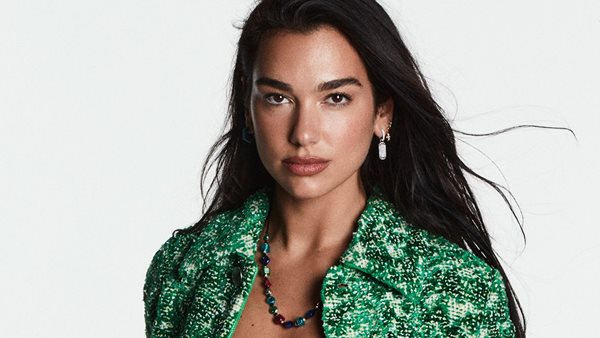 Dua Lipa - Σοκαρισμένη από πυροτεχνήματα που εμφανίστηκαν σε show της χωρίς να έχει δοθεί άδεια