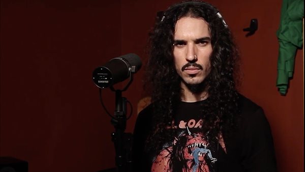 Κι αν το "Running Up That Hill" ακουγόταν σαν το "Master of Puppets";