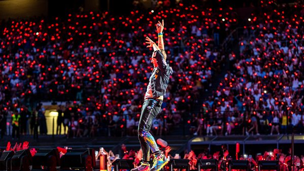 Δείτε το νέο animated clip του "feelslikeimfallinginlove"