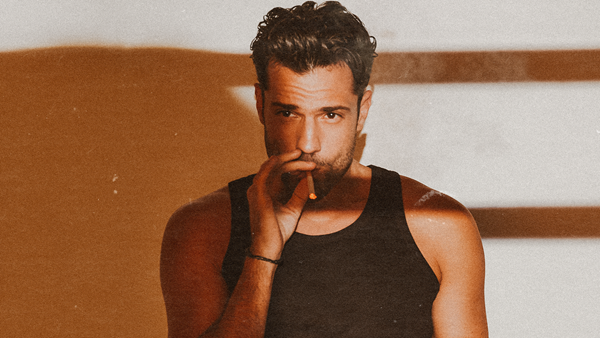 "Τίποτα Εσύ" - Περισσότερα από 3 εκατ. YouTube views για την καινούρια επιτυχία του Κωνσταντίνου Αργυρού