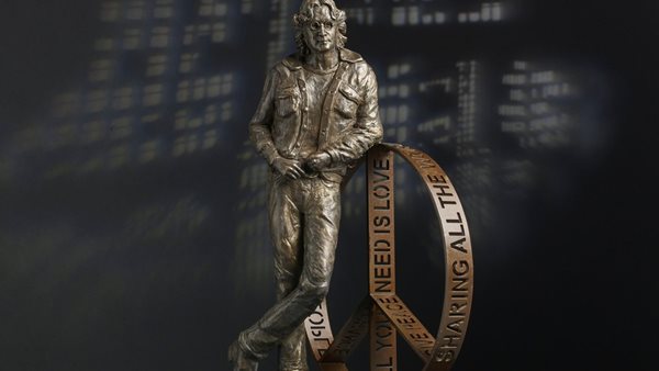 Άγαλμα του John Lennon βγαίνει σε περιοδεία
