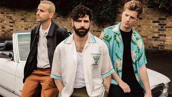 "Crest Of The Wave" - Το ηλιόλουστο single των Foals πριν το album "Life Is Yours"