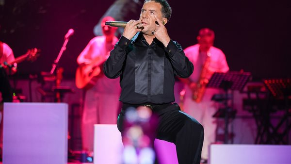 Ο Γιώργος Μαζωνάκης ανέβηκε στην Ταράτσα του Φοίβου!