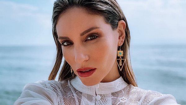 Η Αθηνά Οικονομάκου παρουσιάστρια για πρώτη φορά