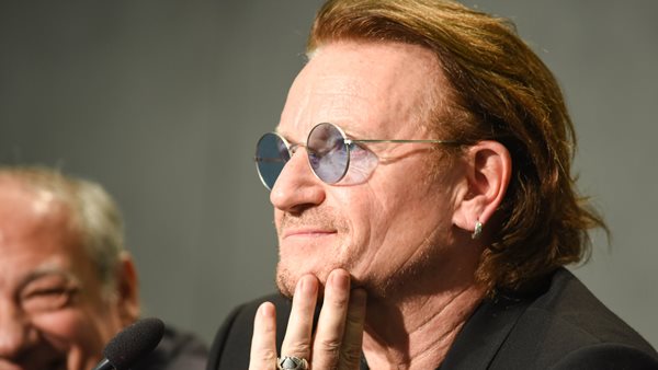 O Bono ενώνει τις δυνάμεις του με street artists ενάντιο στον HIV