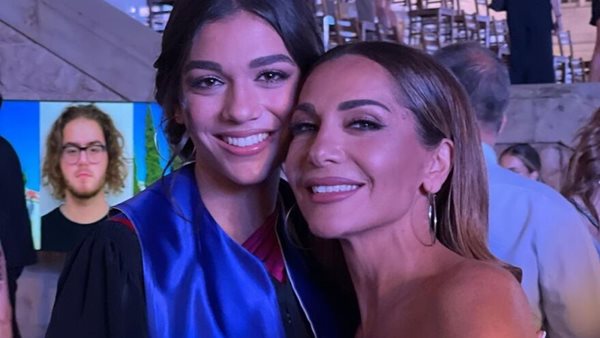 Δέσποινα Βανδή και Μελίνα Νικολαΐδη σε χαλαρές στιγμές