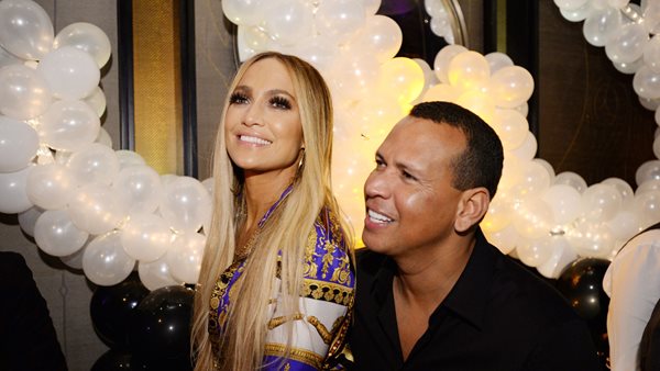 Full in love: Το δώρο του Alex Rodriguez στην JLo για την επέτειό τους