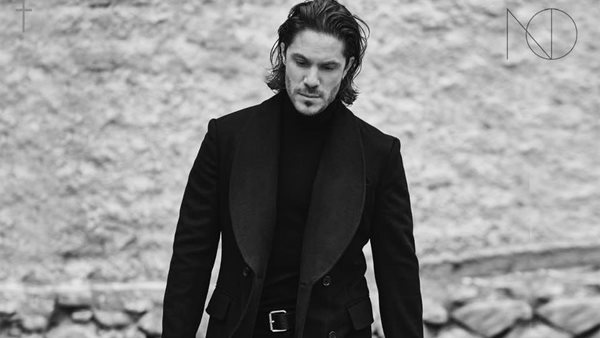 "Πάλι Γύρισα" - Ο Νίκος Οικονομόπουλος με ένα ολοκαίνουριο single