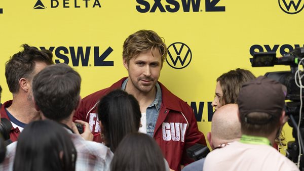 Ο Ryan Gosling δηλώνει ΚΑΙ ΑΥΤΟΣ θαυμαστής της Taylor Swift!