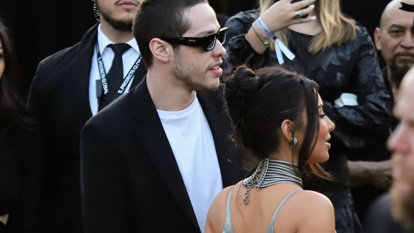 Kim Kardashian & Pete Davidson στην πρώτη τους κοινή εμφάνιση σε κόκκινο χαλί