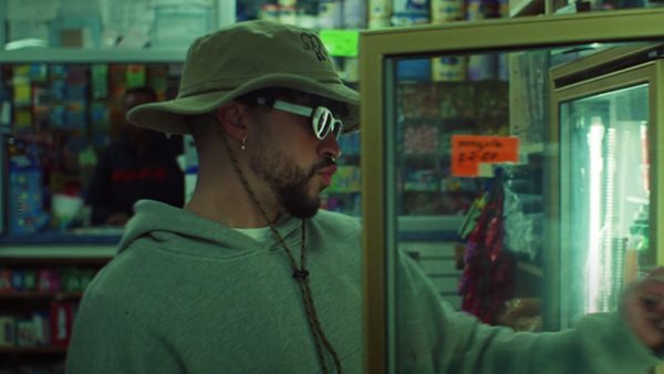 Ο Bad Bunny παντρεύεται... στο πλαίσιο του νέου του music video για το "Tití Me Preguntó"