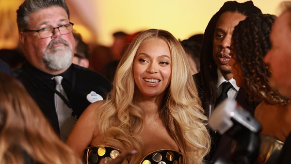 H Beyonce πραγματοποίησε δωρεά 2.5 εκατομμυρίων δολαρίων.