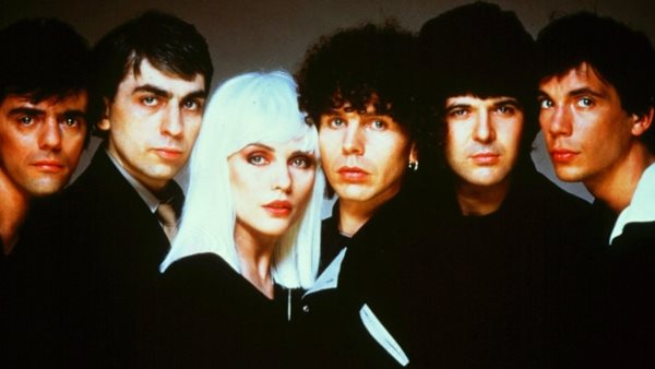 #RockThisDay - 28 Μαρτίου: Οι Blondie γράφουν ιστορία στα charts με το "Rapture"