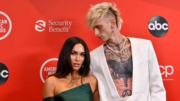 Η Megan Fox και ο Machine Gun Kelly αρραβωνιάστηκαν