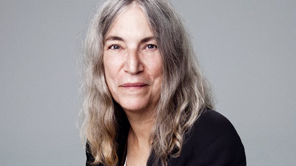 Patti Smith: "Βγείτε στους δρόμους, εσείς είστε το μέλλον"