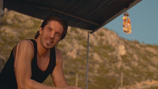 Νίκος Οικονομόπουλος - Το βίντεό του μετά την περιπέτεια με τον κορονοϊό
