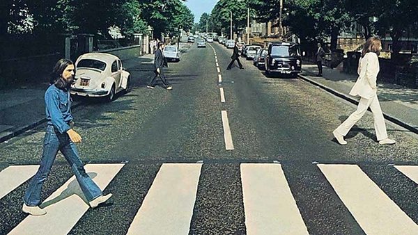 Social distancing: Θρυλικά εξώφυλλα δίσκων σε εποχή.. κοινωνικής απόστασης