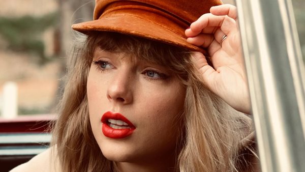Taylor Swift - Η εμφάνισή της στο "SNL" και τα ρεκόρ στο Spotify