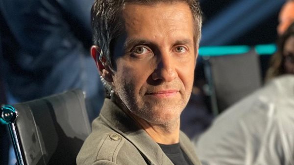 Πικραμένος ο Φοίβος από τη Δέσποινα Βανδή και την Καίτη Γαρμπή;