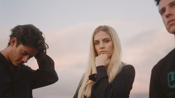 #FridayRocks - Νέες κυκλοφορίες από London Grammar, The Black Keys, Alanis Morissette