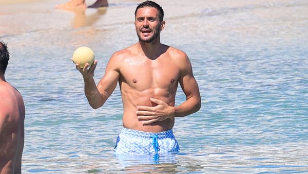 Dusan Tadic (Ντουσάν Ταντίτς) από το ποδόσφαιρο στη Μύκονο.