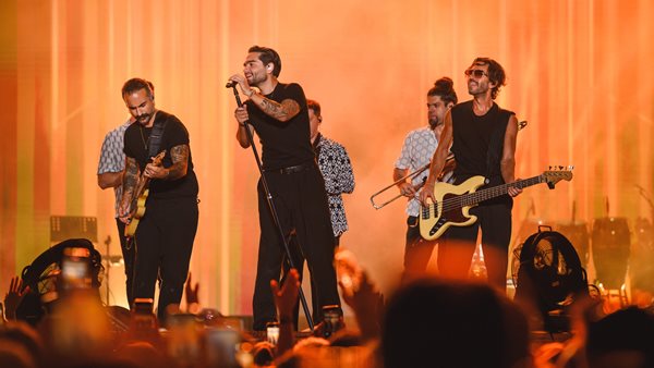 ΜΕΛΙSSES: "Μάγεψαν" 20.000 κόσμου στην Πλατεία Νερού!