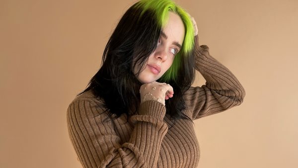 Maluma, Billie Eilish, 24kGoldn - Τι γίνεται στα charts του Billboard;