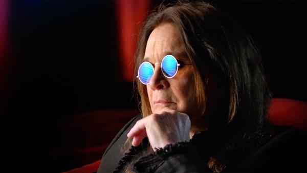 Το άκρως συναισθηματικό music video του "Ordinary Man" από τον Ozzy Osbourne