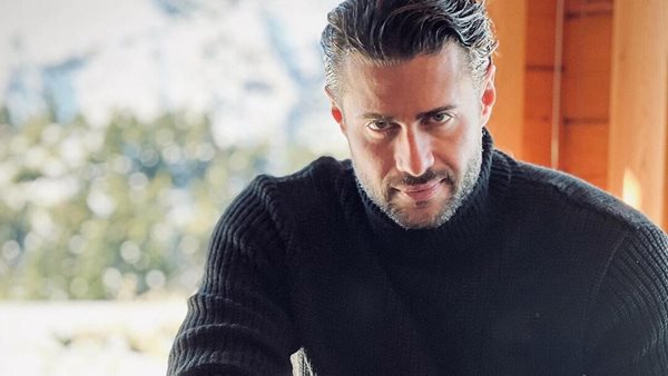 Ο Κωνσταντίνος Βασάλος ανατρίχιασε με το φιλί Κουρεντή – Κατσαούνη