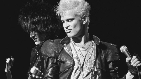 Όταν ο Billy Idol ηχογραφούσε το "Dancing with Myself"