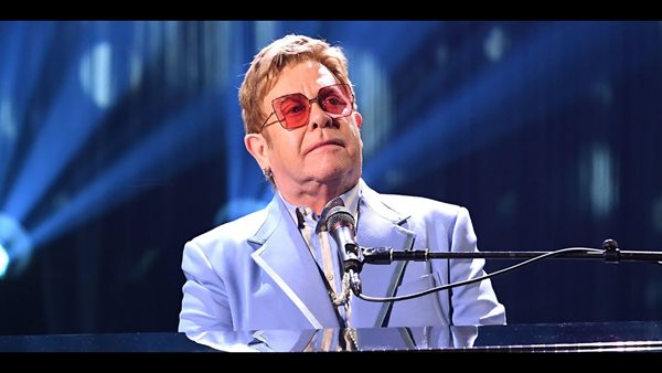 Elton John - Η υπόθεση υιοθεσίας ενός ορφανού αγοριού από την Ουκρανία που δεν προχώρησε
