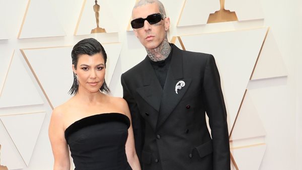 Η Kourtney Kardashian είναι η πρώτη από την οικογένειά της που βρέθηκε σε τελετή απονομής των βραβείων Oscar