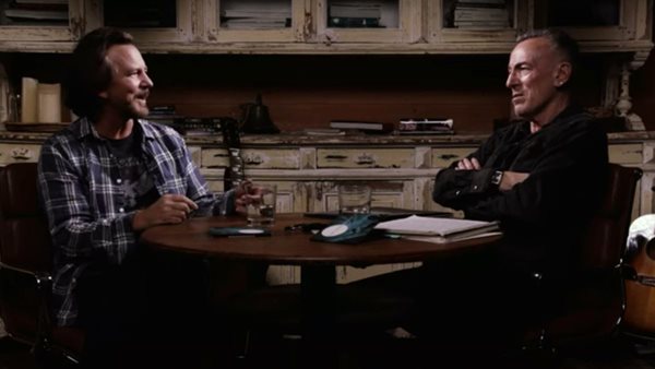 Ο Bruce Springsteen συναντά σε μουσική συζήτηση τον Eddie Vedder