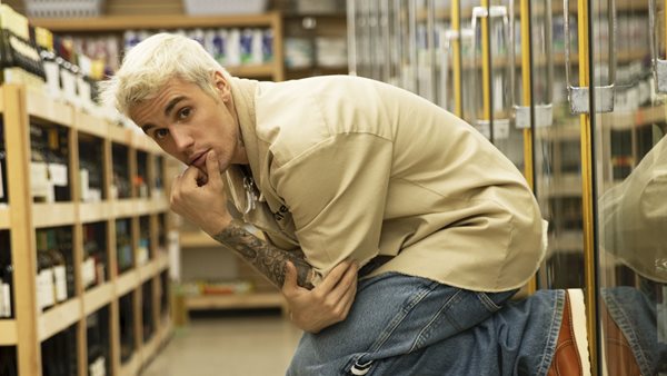 New Releases - Νέα μουσική από Rihanna, Justin Bieber και Wiz Khalifa