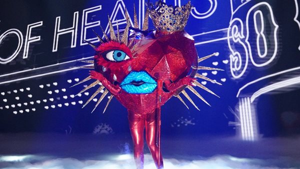 "The Masked Singer" - Ο Σάκης Ρουβάς και η κριτική επιτροπή έκπληξη