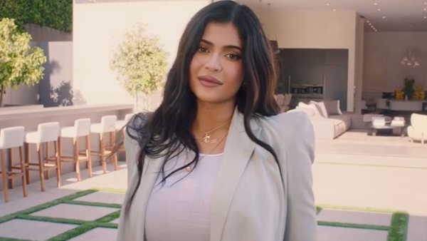 Kylie Jenner - Είναι η πρώτη γυναίκα στον κόσμο με 300 εκατομμύρια followers