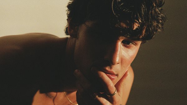 Shawn Mendes - Αποκαλύπτει στην κάμερα 5 πράγματα που δε γνωρίζαμε για εκείνον