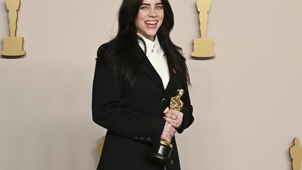 Billie Eilish! Artist Of The Year σύμφωνα με την Apple Music