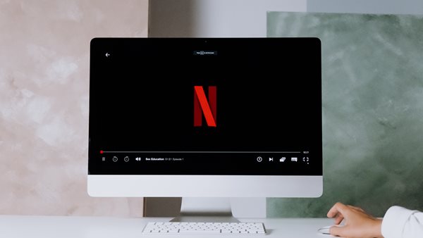 Το Netflix αναβαθμίζει το binge watching αλλά και τον ύπνο σου
