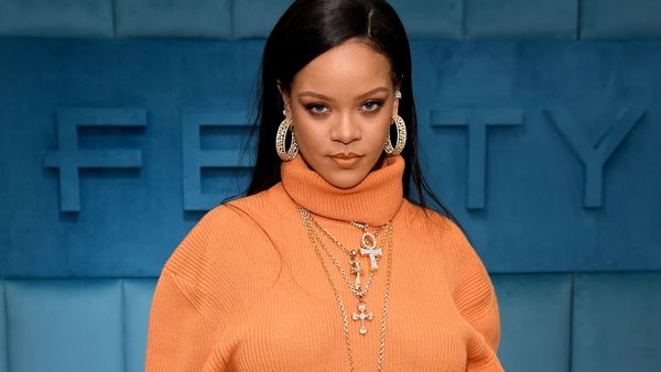 Κλείνει το Fenty fashion label της Rihanna