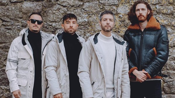 "Tell It To My Heart" - Ο Hozier επέστρεψε σε συνεργασία με τους MEDUZA