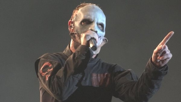 Corey Taylor - Απαντά στις ανησυχίες σχετικά με τα εμβόλια