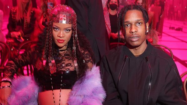 Η iconic εμφάνιση της Rihanna στο fashion show του οίκου Gucci